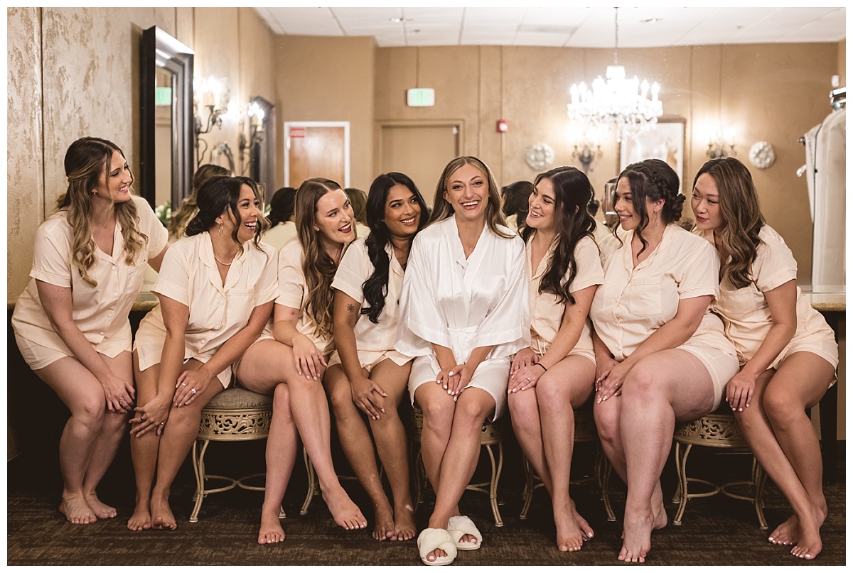 Getting-Ready Wedding Photos